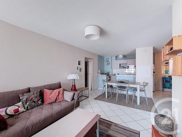 Appartement T3 à vendre - 3 pièces - 66 m2 - Bordeaux - 33 - AQUITAINE