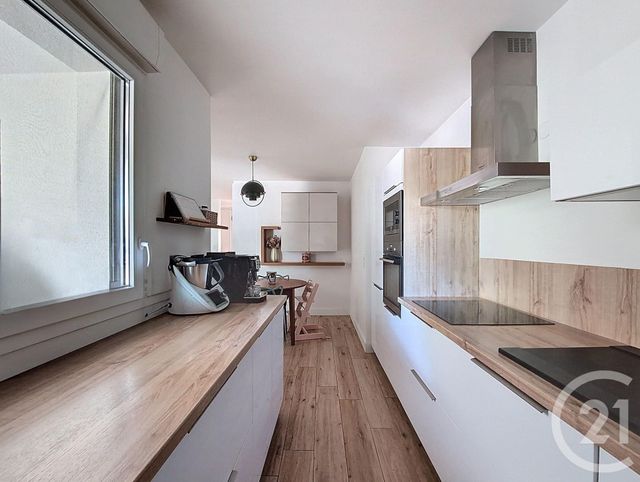 Afficher la photo en grand Appartement T4 à vendre - 4 pièces - 85 m2 - Bordeaux - 33 - AQUITAINE