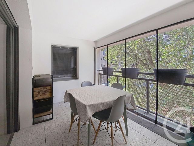 Afficher la photo en grand Appartement T4 à vendre - 4 pièces - 85 m2 - Bordeaux - 33 - AQUITAINE