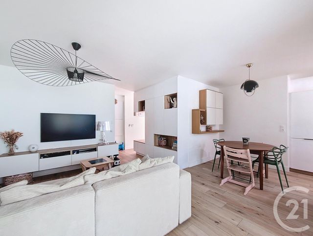 Afficher la photo en grand Appartement T4 à vendre - 4 pièces - 85 m2 - Bordeaux - 33 - AQUITAINE