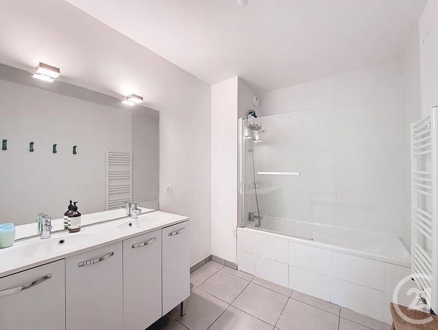 Afficher la photo en grand Appartement T4 à vendre - 4 pièces - 85 m2 - Bordeaux - 33 - AQUITAINE