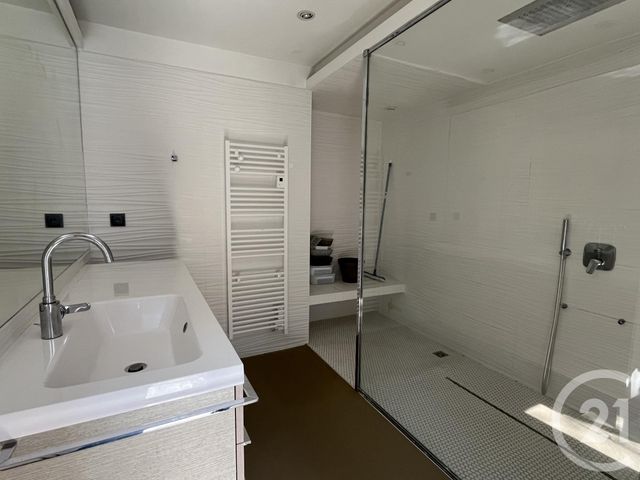 Maison &agrave; louer - 5 pi&egrave;ces - 151,70 m2 - Latresne - 33 - AQUITAINE