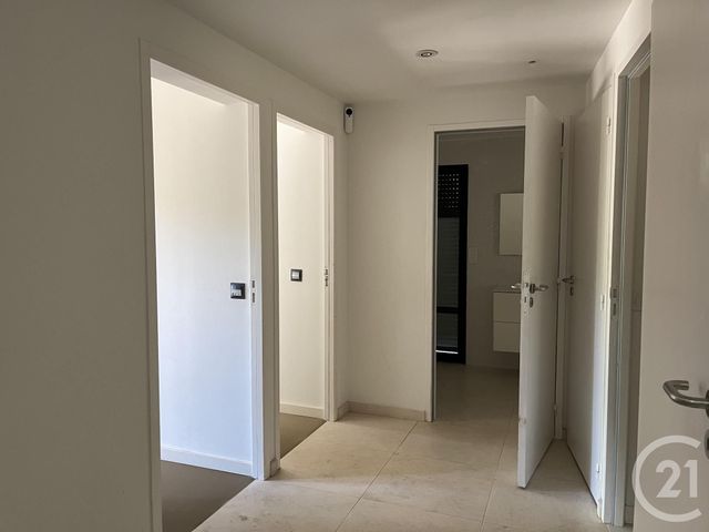Maison &agrave; louer - 5 pi&egrave;ces - 151,70 m2 - Latresne - 33 - AQUITAINE