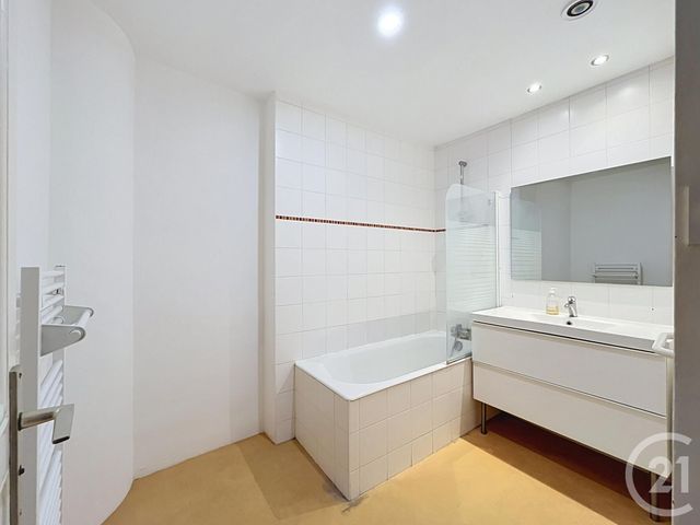 Appartement T3 &agrave; louer - 3 pi&egrave;ces - 74,82 m2 - Bordeaux - 33 - AQUITAINE